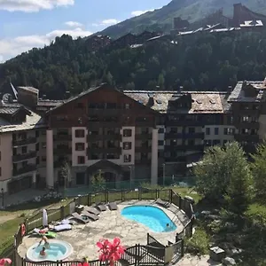 le-plus-bel-appartement-des-arcs-1950-ski-piscine.hotels-rhonealpes.com/